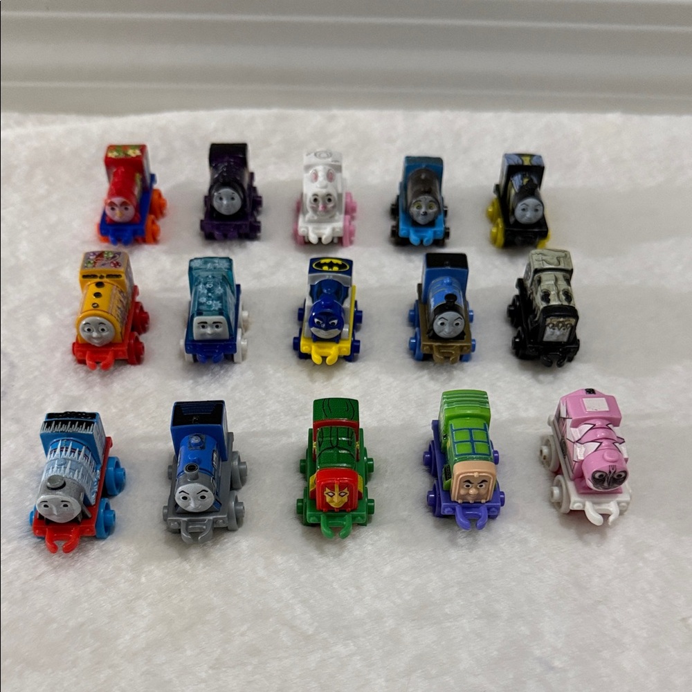 Thomas the Tank Engine & Friends Minis Lot of 15